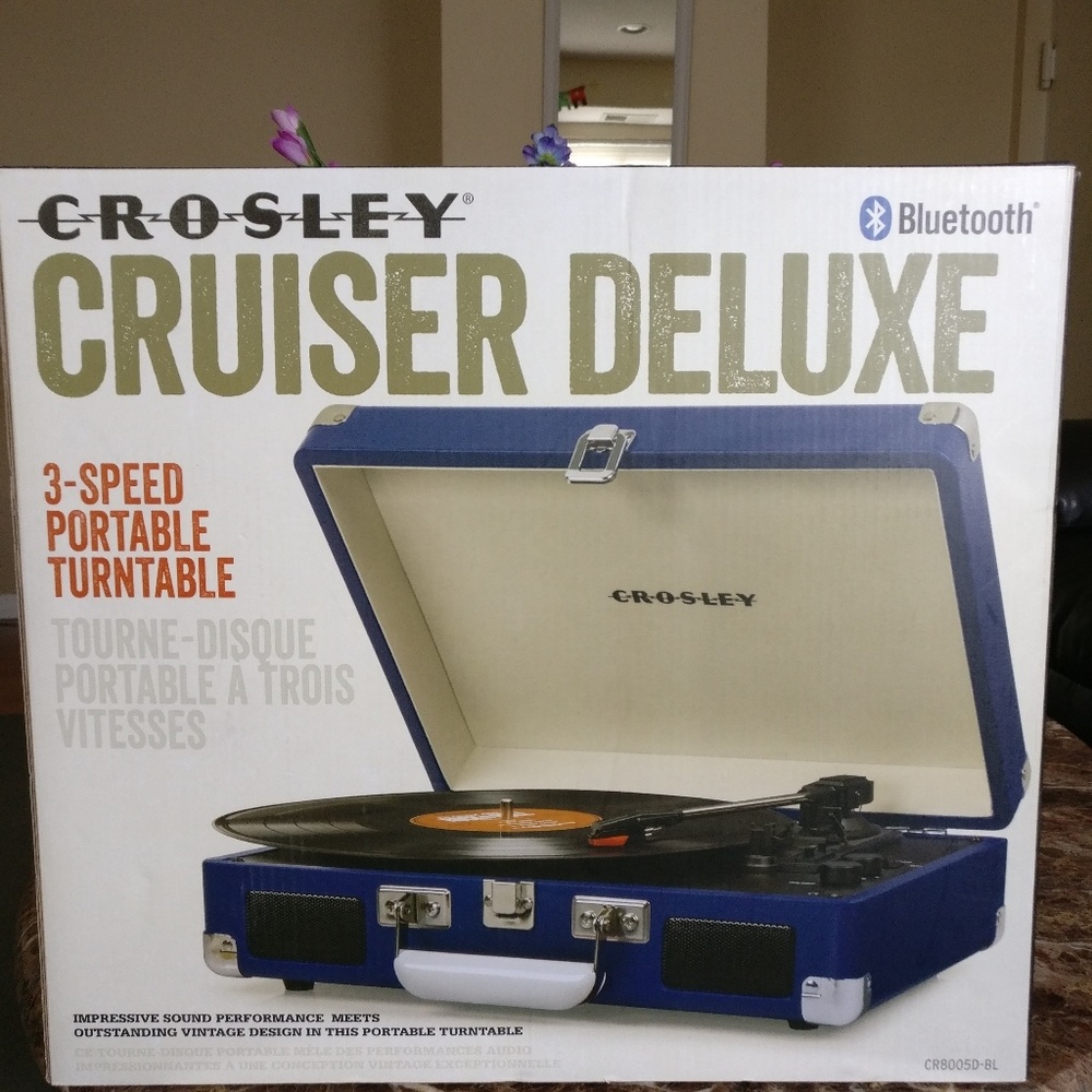 Crosley Cruiser Deluxe Portable 3 Speed Bluetooth